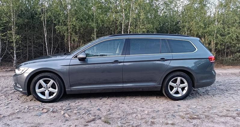 Volkswagen Passat cena 57400 przebieg: 147000, rok produkcji 2016 z Gubin małe 277